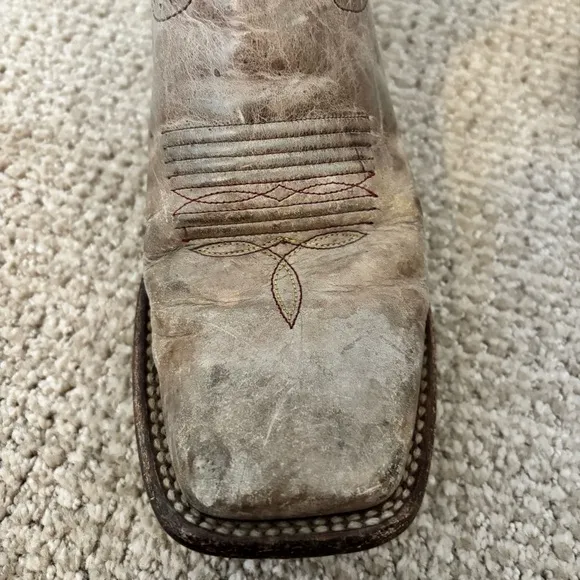 🐎 Ariat Square Toe Womens Cowboy Boots - size 6.5