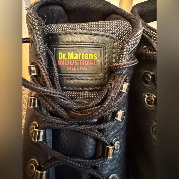 - Dr. MartensINDUSTRIALSTEEL TOE