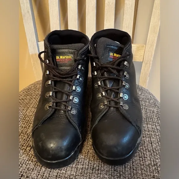 - Dr. MartensINDUSTRIALSTEEL TOE