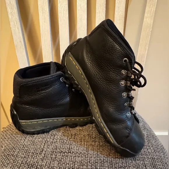 - Dr. MartensINDUSTRIALSTEEL TOE