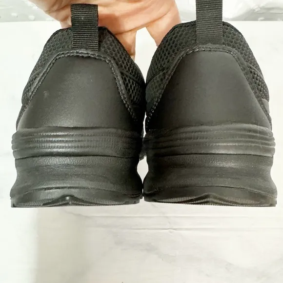 537. Sketchers Womens 9.5 Work Utility Composite Toe Memory Foam Black Shoes