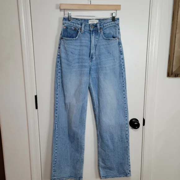 Abercrombie &amp; Fitch The 90's Baggy Ultra High Rise 26/2S