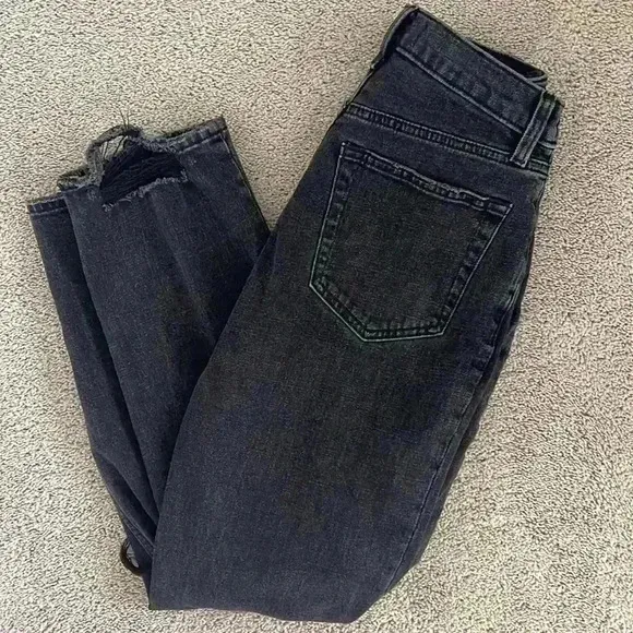 Abercrombie &amp; Fitch Ultra High Rise Ankle Straight Jean Size 26