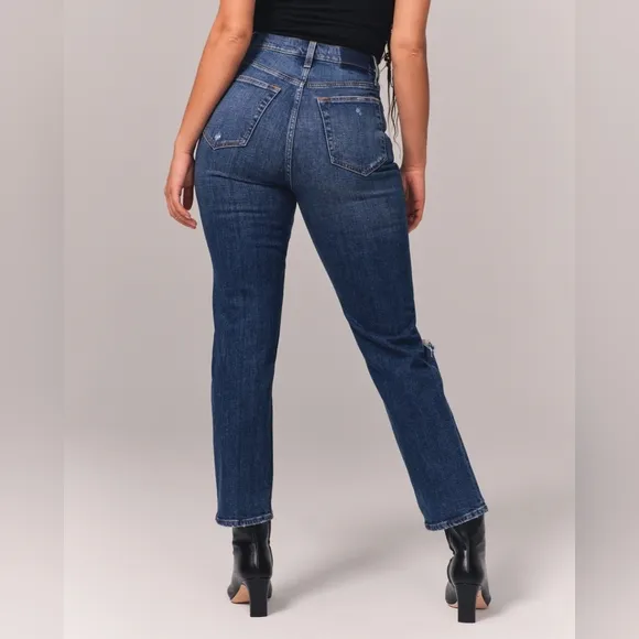 Abercrombie and Fitch Curve Love Ultra High Rise Ankle Straight Jean Size 29/8L
