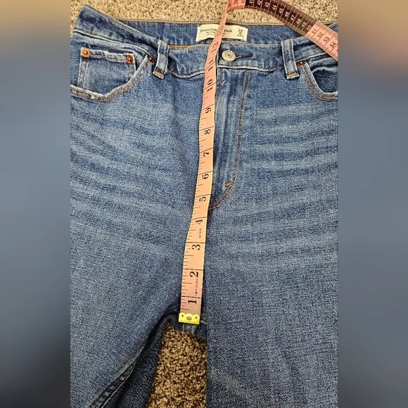 Abercrombie and Fitch Curve Love Ultra High Rise Ankle Straight Jean Size 29/8L