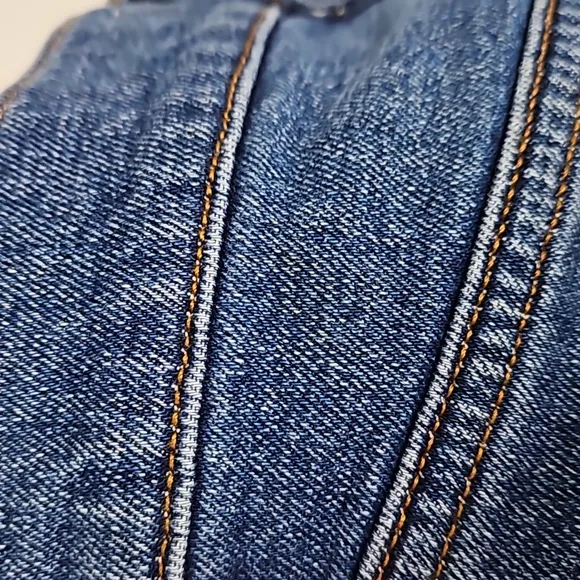 Abercrombie and Fitch Curve Love Ultra High Rise Ankle Straight Jean Size 29/8L