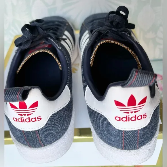 Adidas Campus Denim sneakers with Red/White Logo Insignia in blue color Size 10
