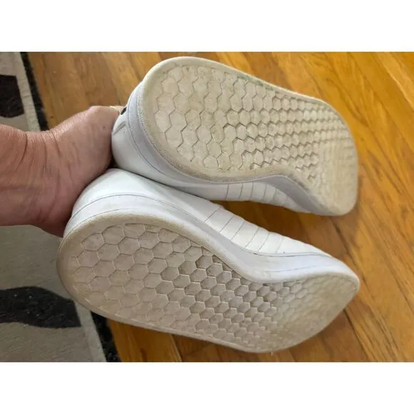 Adidas‎ Classic White Sneakers | Versatile Comfort | Unisex Style