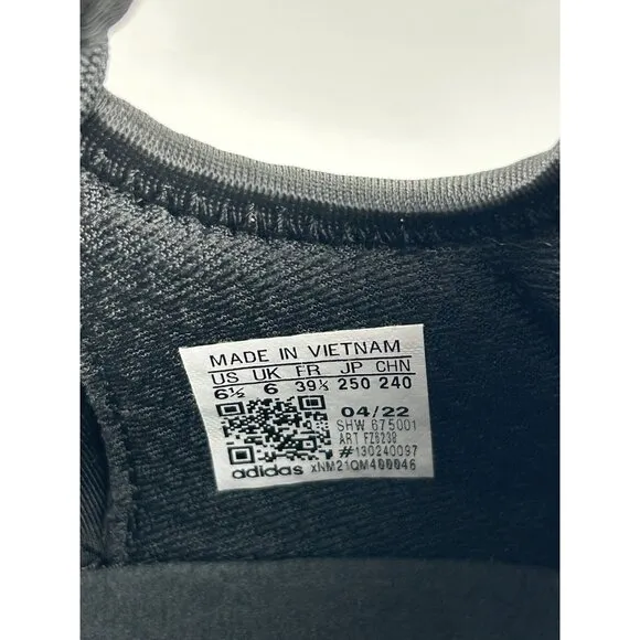 Adidas Originals NMD R1 V2 Casual Sneakers FZ6238. Core Black Unisex Size US 6.5