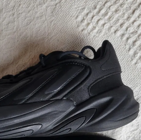 Adidas Ozelia Black Chunky Athletic Casual Sneaker