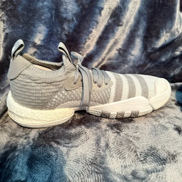 Adidas Trae Young 2.0 Boost Men’s Sneakers. Size 7.