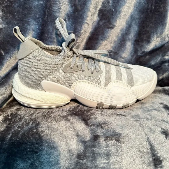 Adidas Trae Young 2.0 Boost Men’s Sneakers. Size 7.