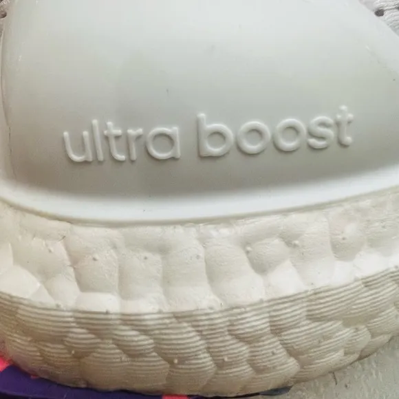 Adidas Ultra boots 1.0 W DNA Running Shoes 91/2 cloud White violet fusion hearts