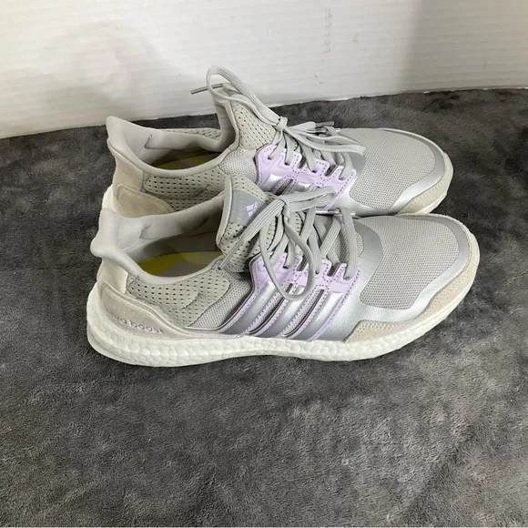 Adidas Ultraboost Women’s Size 7.5 Gray/Purple Metallic Tint DNA FW8390 Running
