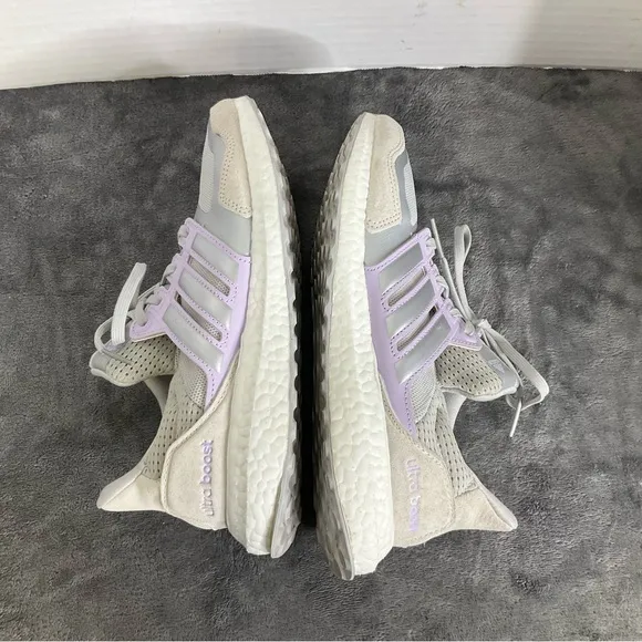 Adidas Ultraboost Women’s Size 7.5 Gray/Purple Metallic Tint DNA FW8390 Running