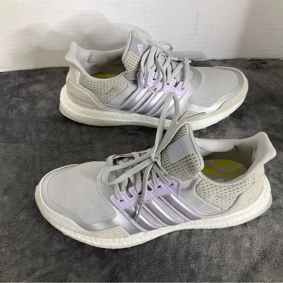 Adidas Ultraboost Women’s Size 7.5 Gray/Purple Metallic Tint DNA FW8390 Running