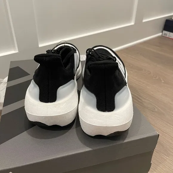 🔥ADIDAS ULTRABOOST🔥