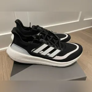 🔥ADIDAS ULTRABOOST🔥