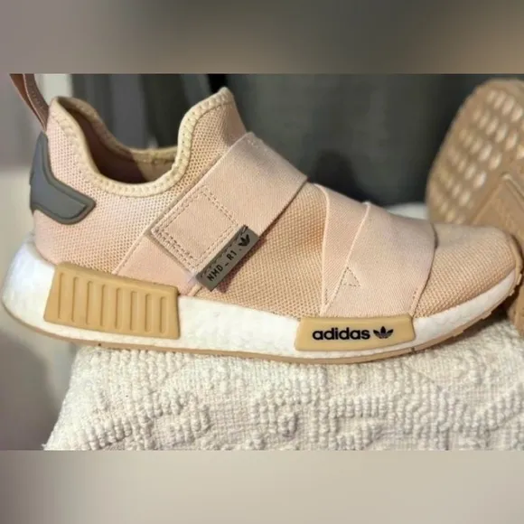 Adidas Women's NMD R1 Strap Halo Blush Cloud womens size 7.5 NEW with tag