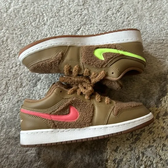 Air Jordan 1 Low Utility GS 'Teddy Bear'