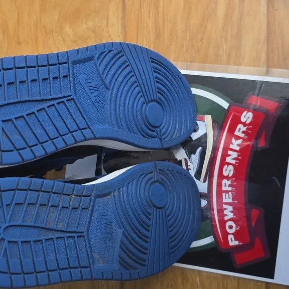 AIR JORDAN 1 RETRO HIGH OG  Dark Marine