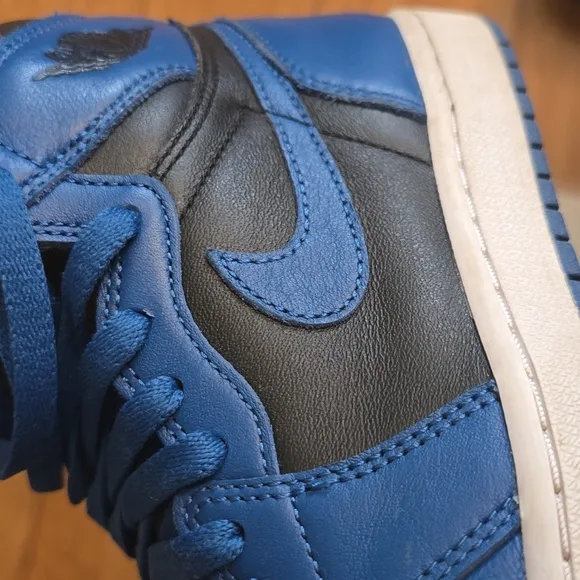 AIR JORDAN 1 RETRO HIGH OG  Dark Marine