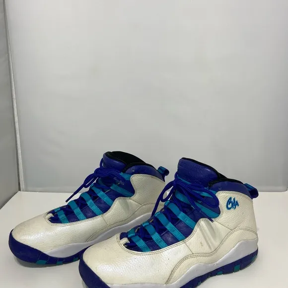 Air Jordan 10 Retro Charlotte Hornets Sneakers