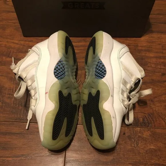AIR JORDAN 11 retro low legend blue size 5 women = 3.5Y kids