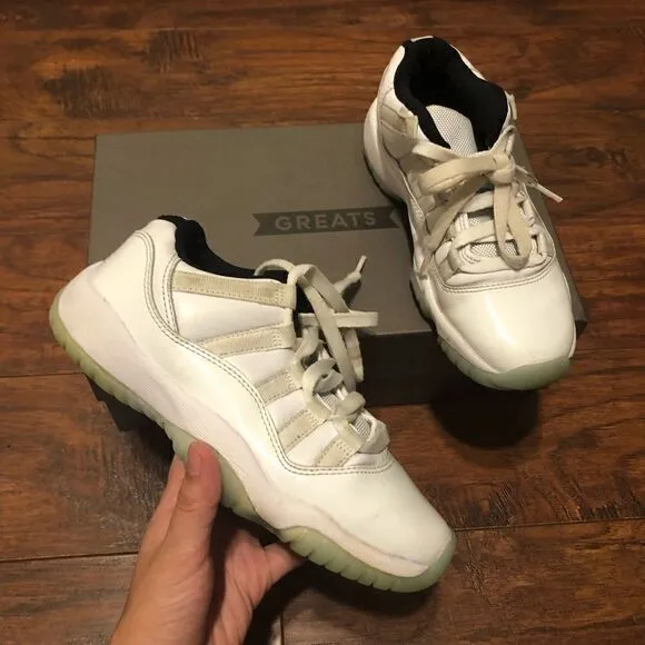 AIR JORDAN 11 retro low legend blue size 5 women = 3.5Y kids