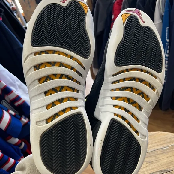 Air Jordan 12 Retro Reverse Taxi Size 13