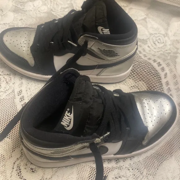 Air Jordan 1Retro high OG TD silver toe unisex sneakers.