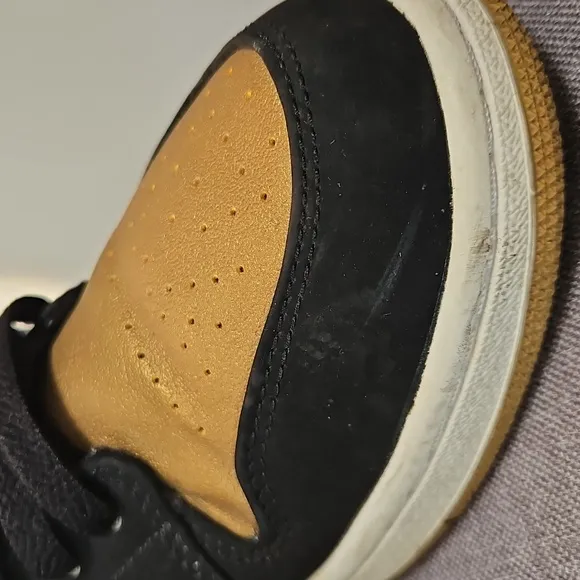 Air Jordan MELO Black and Gold High-Top Sneakers. MEN SIZE 10. RETRO