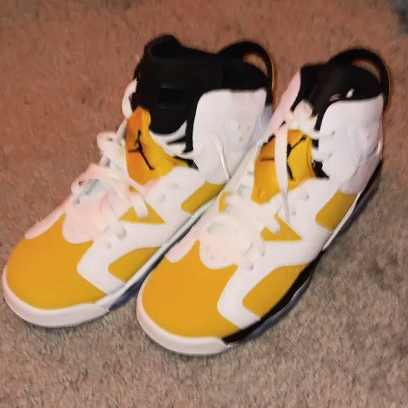 Air Jordan Retro 6 Yellow and White Sneakers