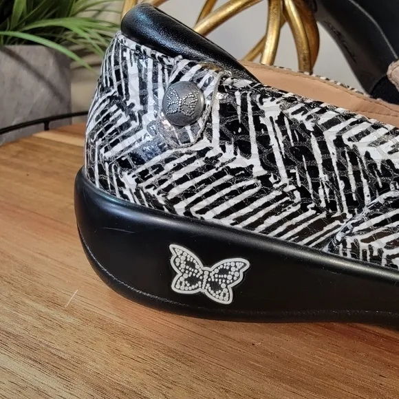Alegria Keli Black &amp; white Professional Nursing Nurse Work Shoes Flats Size 36