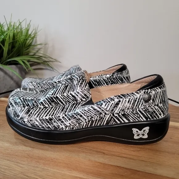 Alegria Keli Black &amp; white Professional Nursing Nurse Work Shoes Flats Size 36