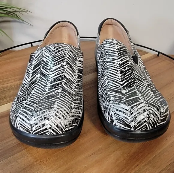 Alegria Keli Black &amp; white Professional Nursing Nurse Work Shoes Flats Size 36