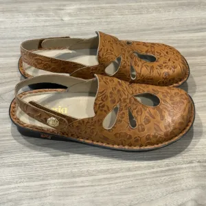 Alegria Leather Adjustable Backstrap Clogs - Linda Loretta Fawn Sz 9.5