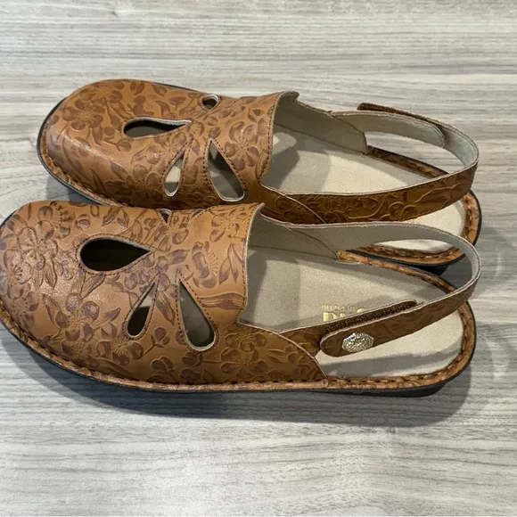 Alegria Leather Adjustable Backstrap Clogs - Linda Loretta Fawn Sz 9.5