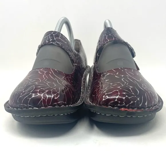 Alegria Paloma Wine Etched Comfort Shoes Red Womens 39