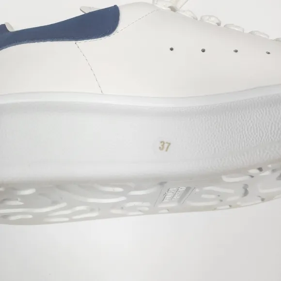 Alexander McQueen &quot;Larry&quot; Sneakers