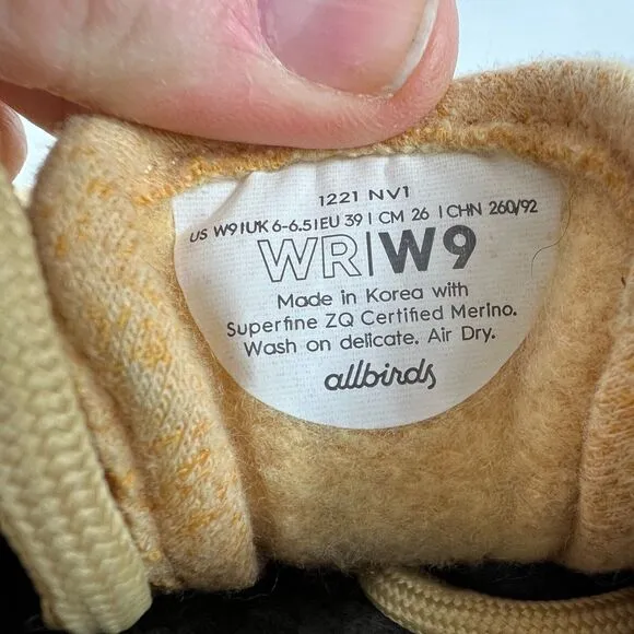 Allbirds Wool Runners women's 9 Lux Beige Cozy Comfort Cushioned Lace-Up Shoes
