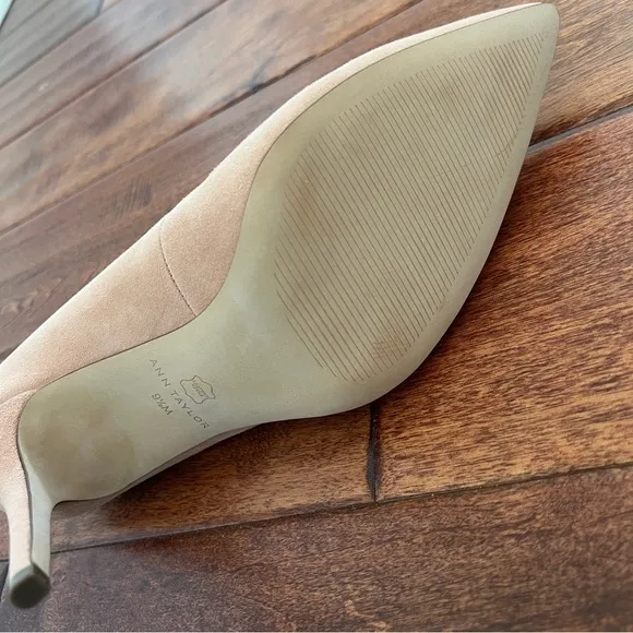 Ann Taylor Mila Mini Buckle Suede Pointed Toe Pumps Paloma Light Pink 9.5