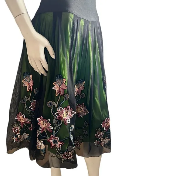 Anthropologie Basil &amp; Maude embroidered  cotton/polyester skirt size 4
