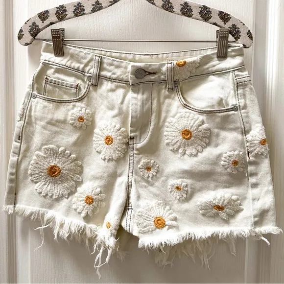 Anthropologie [BLANKNYC] Daisy Ultra High-Rise Embroidered Denim Shorts Size 27
