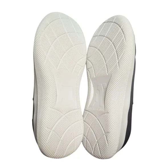 Arcopedico Yosemite | Women's Comfort Sneaker Shoes | Black | Size 8 - EU 39