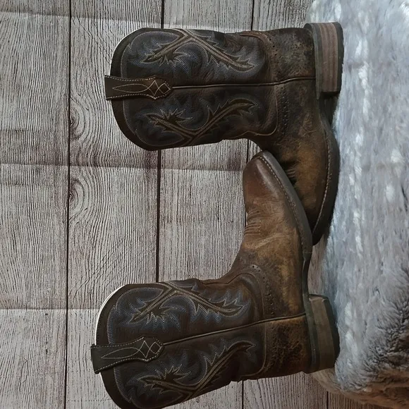 Ariat Brown Square Toe Boots, Men's Size 7D, Decent Condition