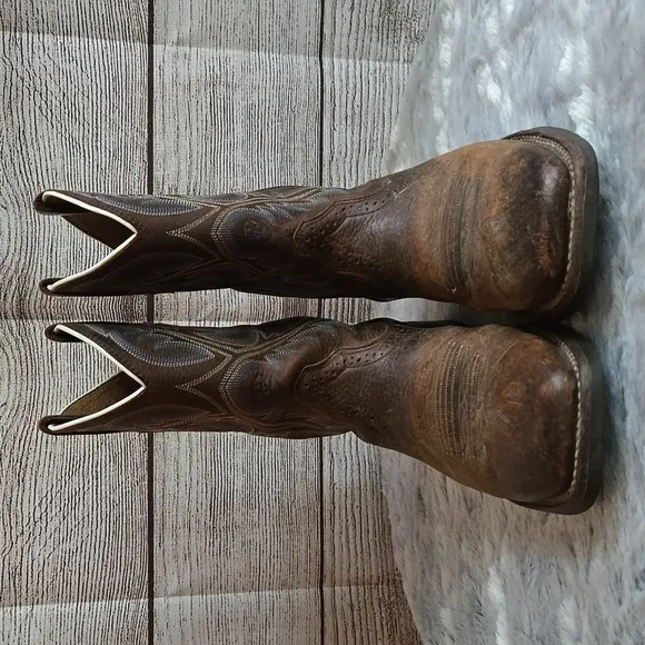 Ariat Brown Square Toe Boots, Men's Size 7D, Decent Condition