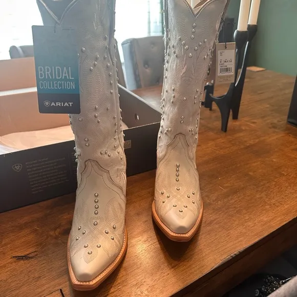 Ariat Western Pearl Boots - NWT &amp; Box