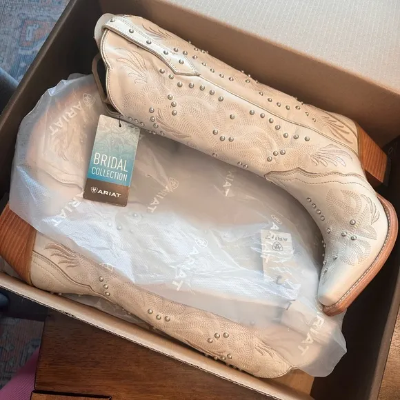 Ariat Western Pearl Boots - NWT &amp; Box
