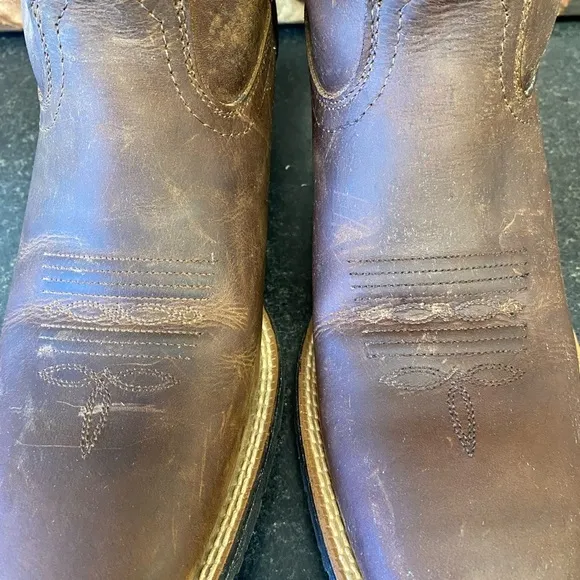 Ariat womens cowboys boots